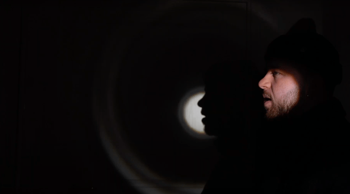 SLS Derriere la porte