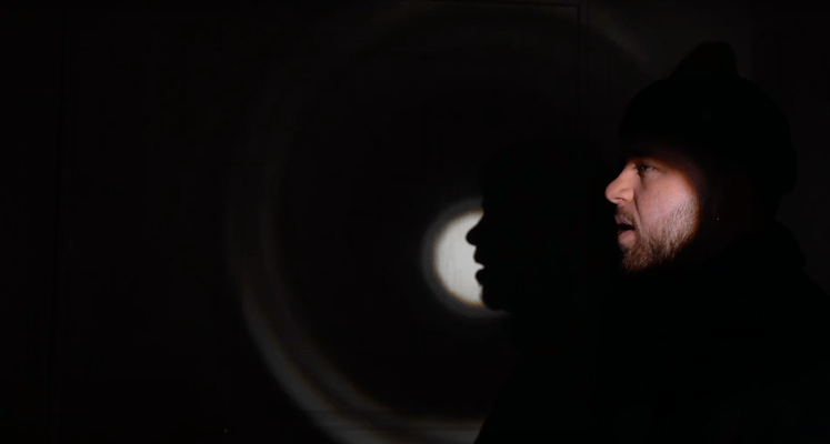 SLS Derriere la porte