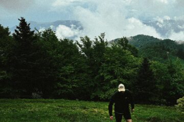 loner deer columbia sweater