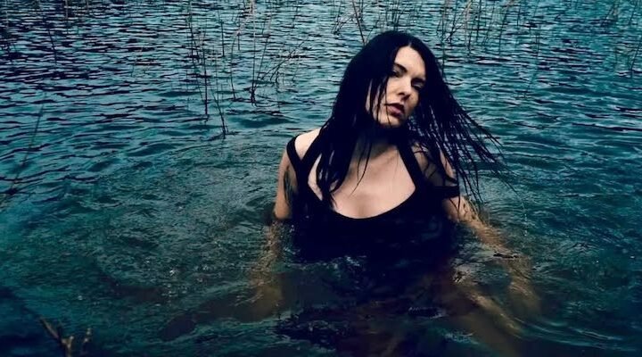 Anna Fleur Vagues Paranos